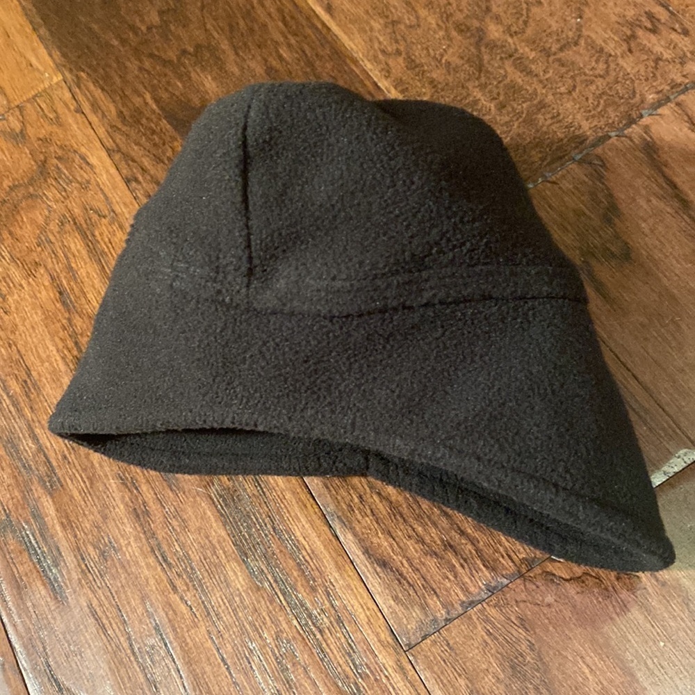 Youth black beanie toboggan hat ear cover winter ski wear under helmet small 6-7 - Picture 4 of 8